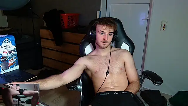 Snapshot of Rudi2007Eye chatting on December 2025 08:47:02 PM Rudi2007Eye online show from December 2025 08:47:02 PM