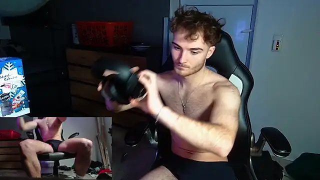 Snapshot of Rudi2007Eye chatting on December 2025 04:23:01 PM Rudi2007Eye online show from December 2025 04:23:01 PM