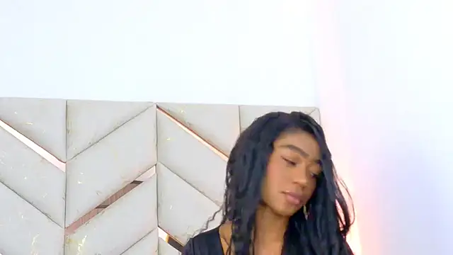 Snapshot of AlanaDoll chatting on November 2025 03:45:02 PM AlanaDoll online show from November 2025 03:45:02 PM