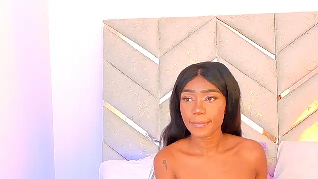 Snapshot of AlanaDoll chatting on December 2025 05:39:02 PM AlanaDoll online show from December 2025 05:39:02 PM