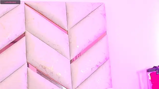 Snapshot of AlanaDoll chatting on March 2026 01:58:01 PM AlanaDoll online show from March 2026 01:58:01 PM