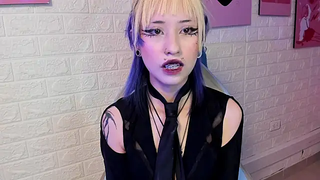 Hannahpage online show from November 2025 12:37:01 PM