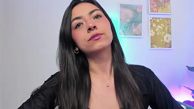 canelleGarces online show from November 2025 04:22:02 PM