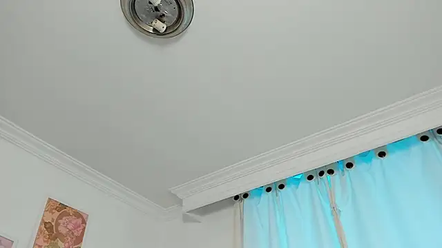 Snapshot of canelleGarces chatting on February 2026 12:09:02 PM canelleGarces online show from February 2026 12:09:02 PM