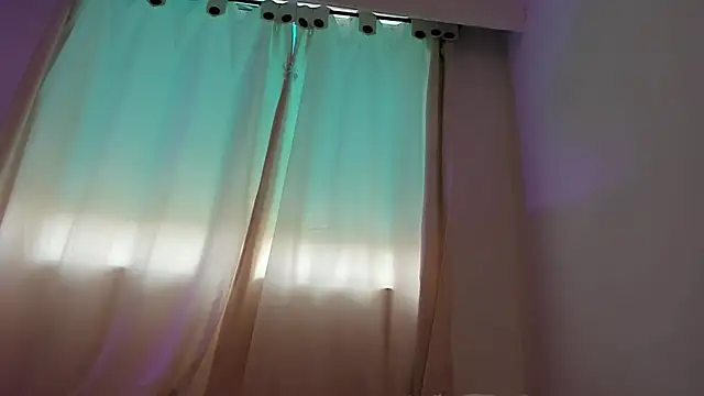 Snapshot of canelleGarces chatting on February 2026 04:45:02 PM canelleGarces online show from February 2026 04:45:02 PM