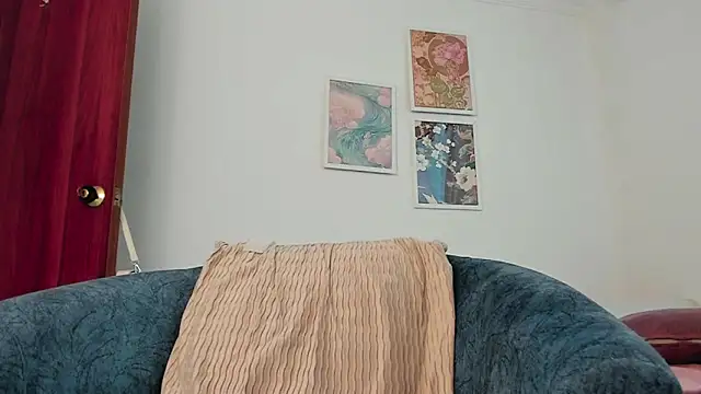 Snapshot of canelleGarces chatting on March 2026 03:07:02 PM canelleGarces online show from March 2026 03:07:02 PM