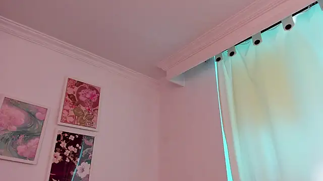 Snapshot of canelleGarces chatting on April 2026 03:31:02 PM canelleGarces online show from April 2026 03:31:02 PM