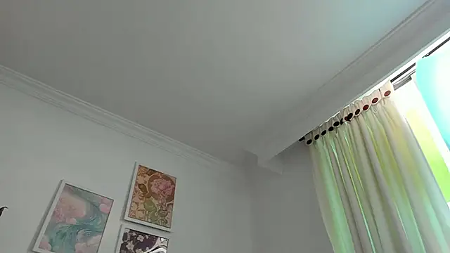 Snapshot of canelleGarces chatting on April 2026 01:05:02 PM canelleGarces online show from April 2026 01:05:02 PM