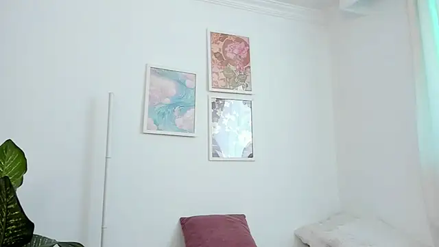 Snapshot of canelleGarces chatting on April 2026 07:58:02 PM canelleGarces online show from April 2026 07:58:02 PM