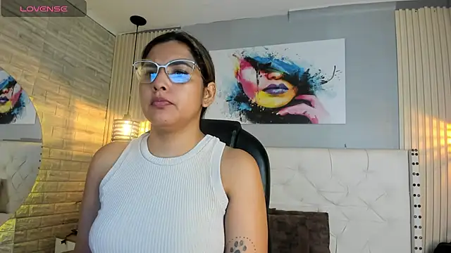 Snapshot of scarletbaker_ chatting on April 2026 10:12:02 PM scarletbaker online show from April 2026 10:12:02 PM