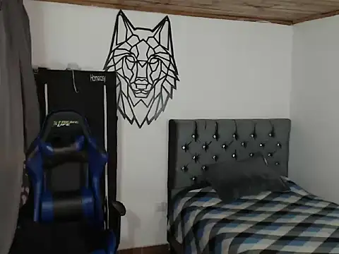 Snapshot of Sweet-Cris chatting on March 2026 07:17:01 PM Sweet-Cris online show from March 2026 07:17:01 PM