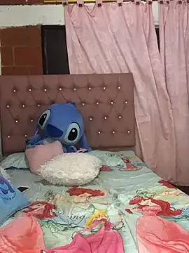 Rachellcooperrr online show from November 2025 05:00:02 AM