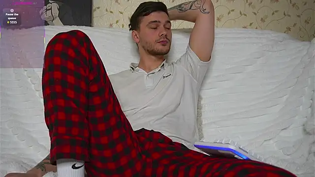 Snapshot of johnstoneisland chatting on April 2026 07:41:01 PM johnstoneisland online show from April 2026 07:41:01 PM