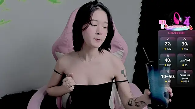 Snapshot of LilithCary chatting on October 2025 09:00:02 PM LilithCary online show from October 2025 09:00:02 PM