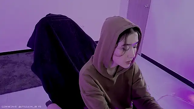 Snapshot of LilithCary chatting on January 2026 09:39:02 PM LilithCary online show from January 2026 09:39:02 PM