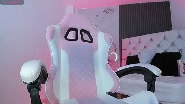 chloesagee online show from November 2025 11:47:01 PM