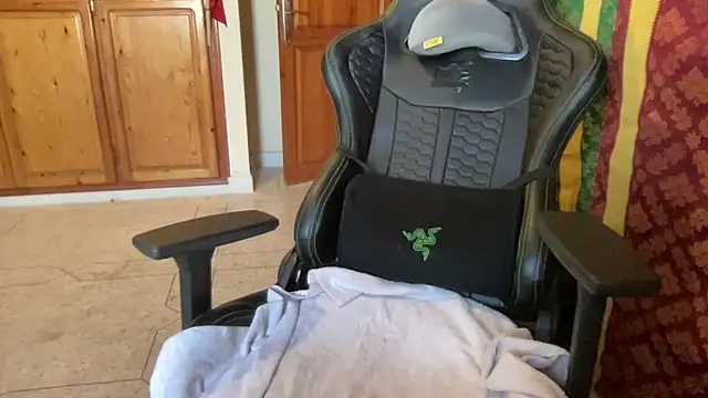 JUSTFORRICH online show from November 2025 12:49:02 PM