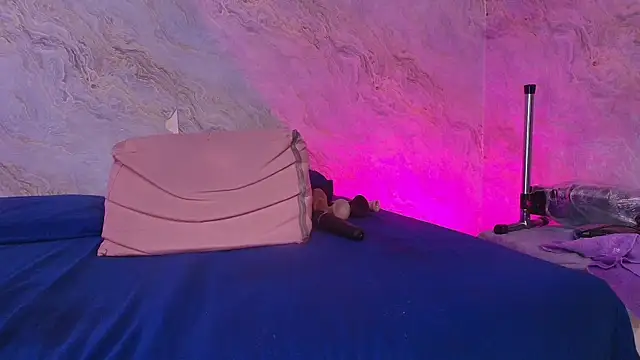 Snapshot of carol_juicyy chatting on October 2025 07:33:01 PM carol juicyy online show from October 2025 07:33:01 PM