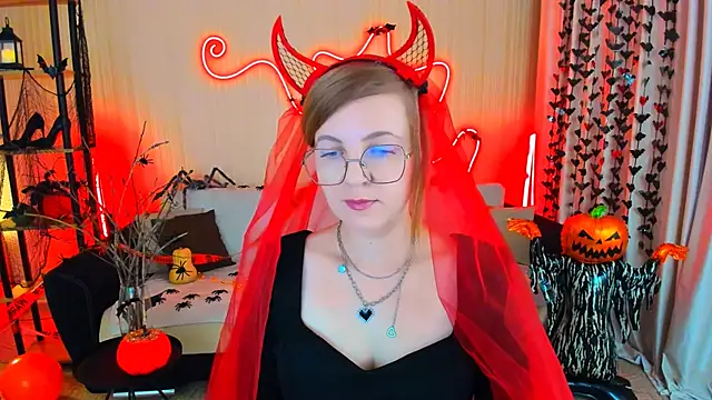 Snapshot of YourUniverser chatting on October 2025 04:16:01 AM YourUniverser online show from October 2025 04:16:01 AM