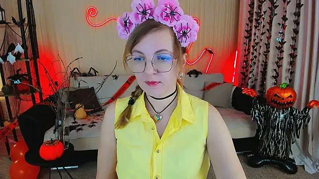 Snapshot of YourUniverser chatting on October 2025 09:11:04 AM YourUniverser online show from October 2025 09:11:04 AM