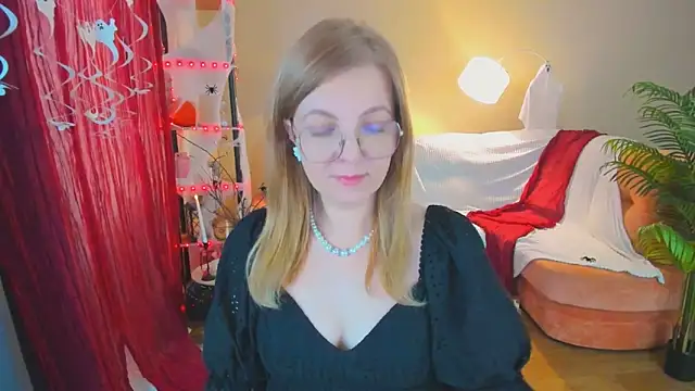 Snapshot of YourUniverser chatting on November 2025 09:55:02 AM YourUniverser online show from November 2025 09:55:02 AM