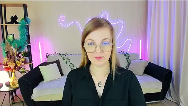 Snapshot of YourUniverser chatting on November 2025 09:19:02 AM YourUniverser online show from November 2025 09:19:02 AM