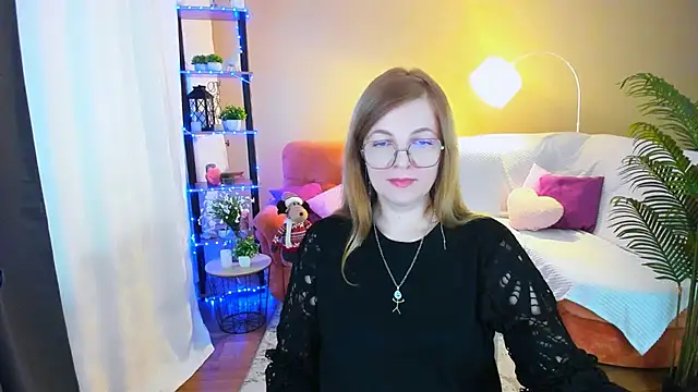 Snapshot of YourUniverser chatting on November 2025 09:37:02 AM YourUniverser online show from November 2025 09:37:02 AM