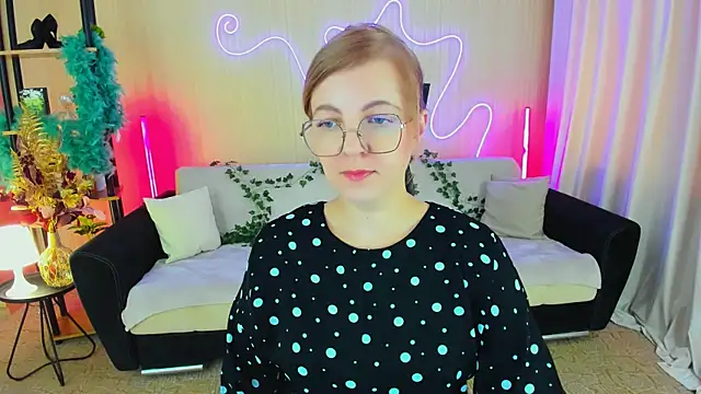 Snapshot of YourUniverser chatting on November 2025 09:14:02 AM YourUniverser online show from November 2025 09:14:02 AM