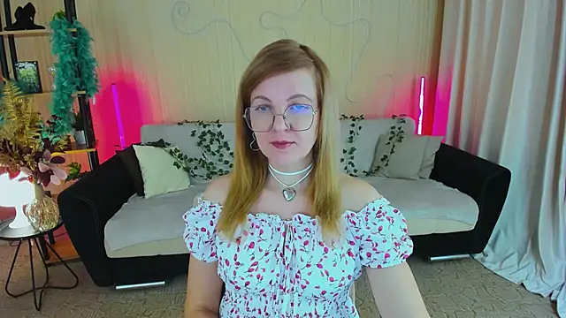 Snapshot of YourUniverser chatting on December 2025 09:36:01 AM YourUniverser online show from December 2025 09:36:01 AM