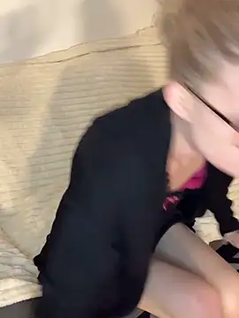 Snapshot of Lesamantssexy chatting on March 2026 07:50:01 PM Lesamantssexy online show from March 2026 07:50:01 PM