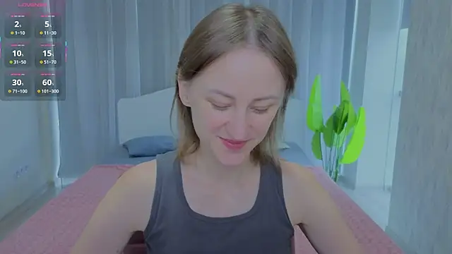 Snapshot of LuluChiiii chatting on September 2025 09:46:02 AM LuluChiiii online show from September 2025 09:46:02 AM