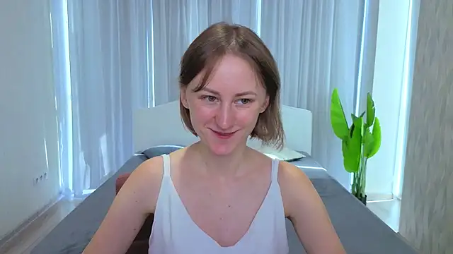 Snapshot of LuluChiiii chatting on October 2025 10:46:02 AM LuluChiiii online show from October 2025 10:46:02 AM