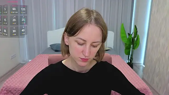 Snapshot of LuluChiiii chatting on October 2025 10:34:02 AM LuluChiiii online show from October 2025 10:34:02 AM