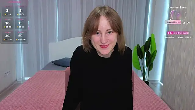 Snapshot of LuluChiiii chatting on October 2025 09:42:02 AM LuluChiiii online show from October 2025 09:42:02 AM