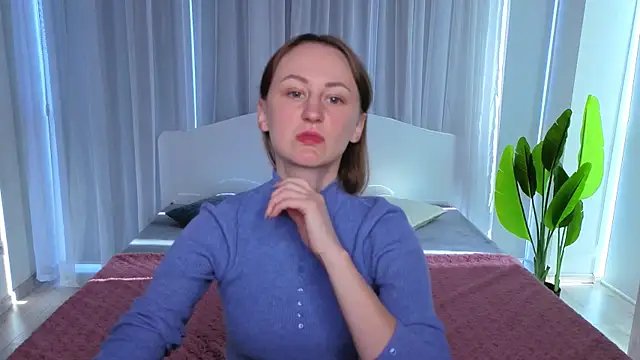 Snapshot of LuluChiiii chatting on October 2025 10:15:01 AM LuluChiiii online show from October 2025 10:15:01 AM