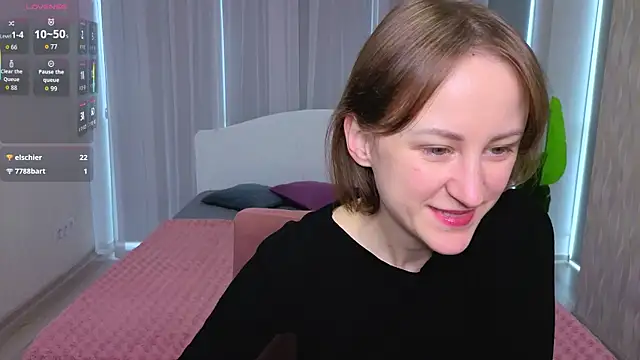 Snapshot of LuluChiiii chatting on October 2025 09:54:02 AM LuluChiiii online show from October 2025 09:54:02 AM