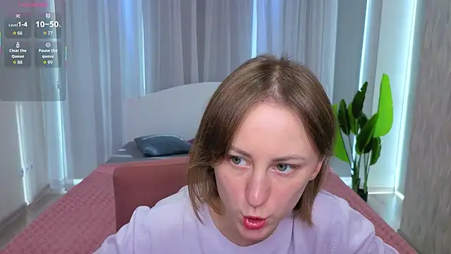 Snapshot of LuluChiiii chatting on October 2025 10:25:01 AM LuluChiiii online show from October 2025 10:25:01 AM