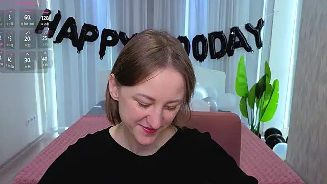 Snapshot of LuluChiiii chatting on October 2025 10:41:01 AM LuluChiiii online show from October 2025 10:41:01 AM