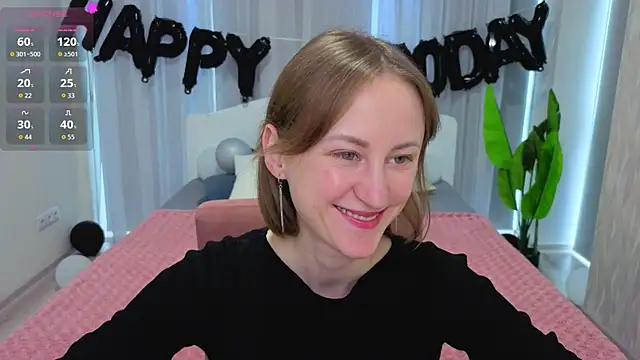 Snapshot of LuluChiiii chatting on November 2025 10:48:02 AM LuluChiiii online show from November 2025 10:48:02 AM