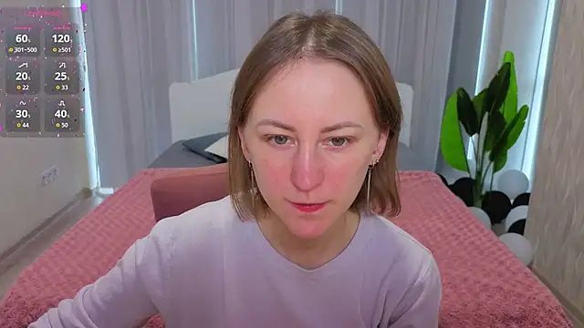 Snapshot of LuluChiiii chatting on November 2025 10:26:01 AM LuluChiiii online show from November 2025 10:26:01 AM