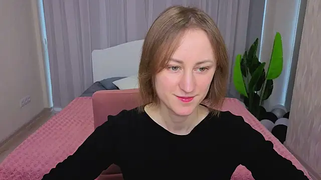 Snapshot of LuluChiiii chatting on November 2025 11:47:02 AM LuluChiiii online show from November 2025 11:47:02 AM