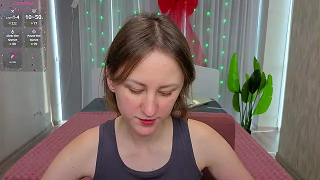 Snapshot of LuluChiiii chatting on December 2025 11:03:02 AM LuluChiiii online show from December 2025 11:03:02 AM