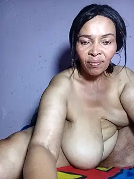 Snapshot of yummyhottie-clit chatting on September 2025 08:10:01 PM yummyhottie-clit online show from September 2025 08:10:01 PM