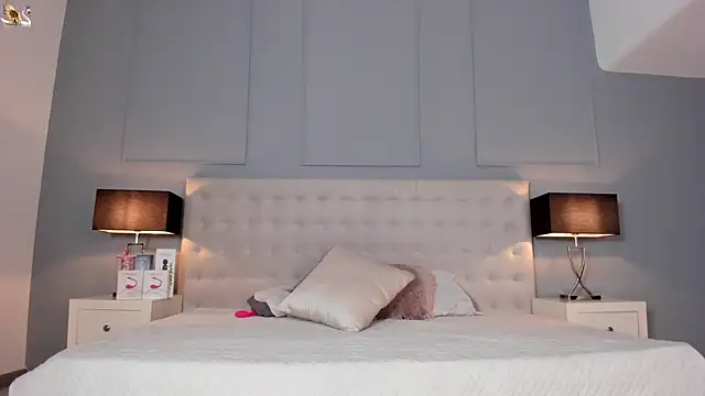 KellyRooss online show from September 2025 11:54:02 AM