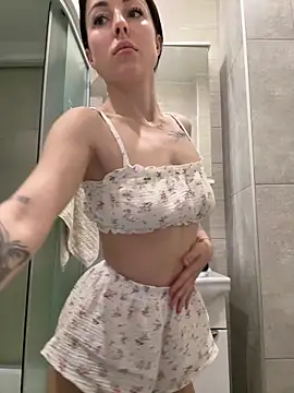 SakuraSara online show from October 2025 04:12:01 AM