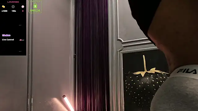 Snapshot of OliverSport chatting on March 2026 04:00:01 PM OliverSport online show from March 2026 04:00:01 PM