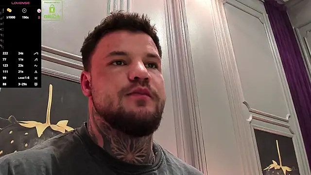 Snapshot of OliverSport chatting on April 2026 04:45:01 PM OliverSport online show from April 2026 04:45:01 PM