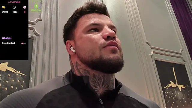 Snapshot of OliverSport chatting on April 2026 03:35:02 PM OliverSport online show from April 2026 03:35:02 PM