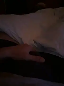 Snapshot of ThomDickenson chatting on September 2025 08:23:02 PM ThomDickenson online show from September 2025 08:23:02 PM