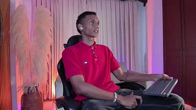 JulienSaint online show from January 2026 12:00:01 PM